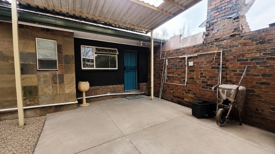 1 Bedroom Property for Sale in Wilkoppies North West